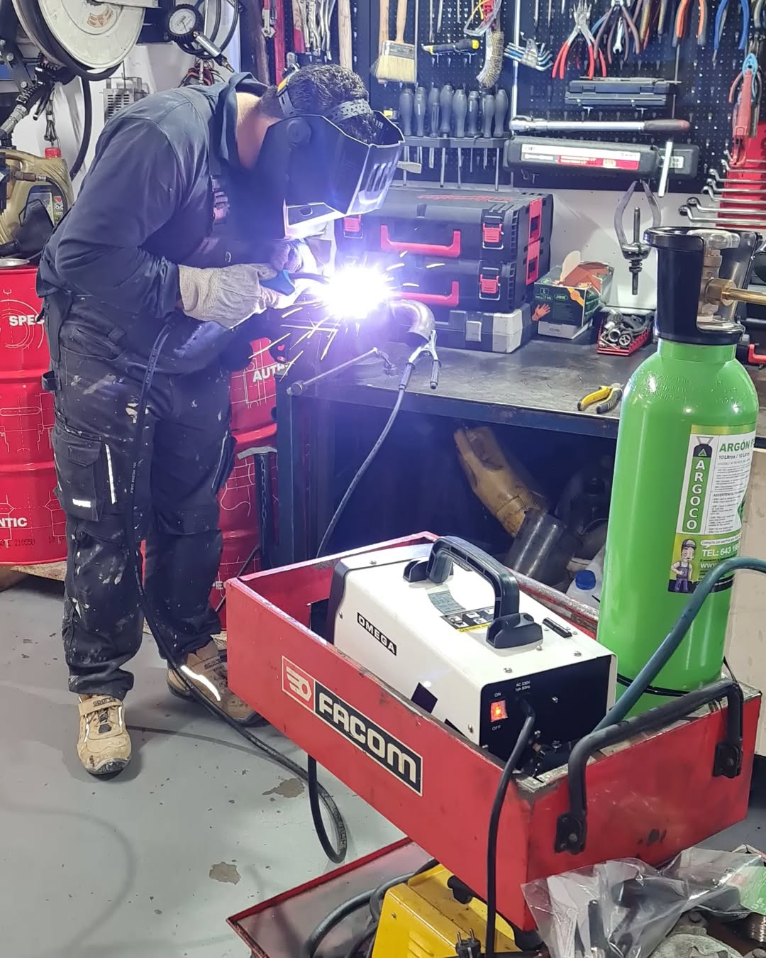 D&iacute;a de preparado y reparaci&oacute;n de escape ! Talleres AA JIMENEZ